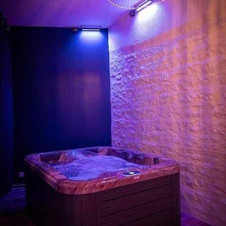 Love Room Spa Privatif วิลฟร็องช์-ซูร์-โซน ภายนอก รูปภาพ