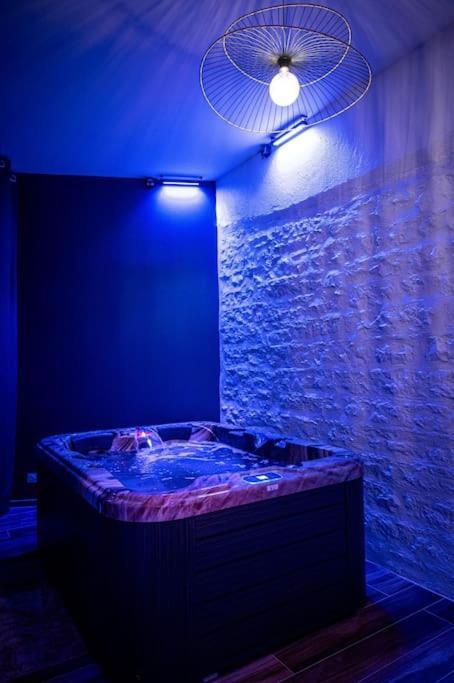 Love Room Spa Privatif วิลฟร็องช์-ซูร์-โซน ภายนอก รูปภาพ