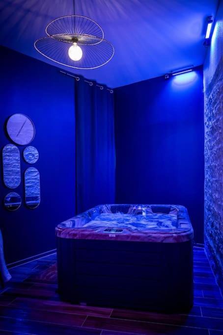 Love Room Spa Privatif วิลฟร็องช์-ซูร์-โซน ภายนอก รูปภาพ